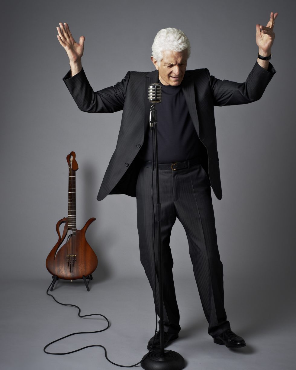 Chansonnier & Gitarrist Peter Horton